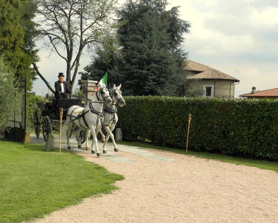 Casale Litta B&B Al Castello المظهر الخارجي الصورة